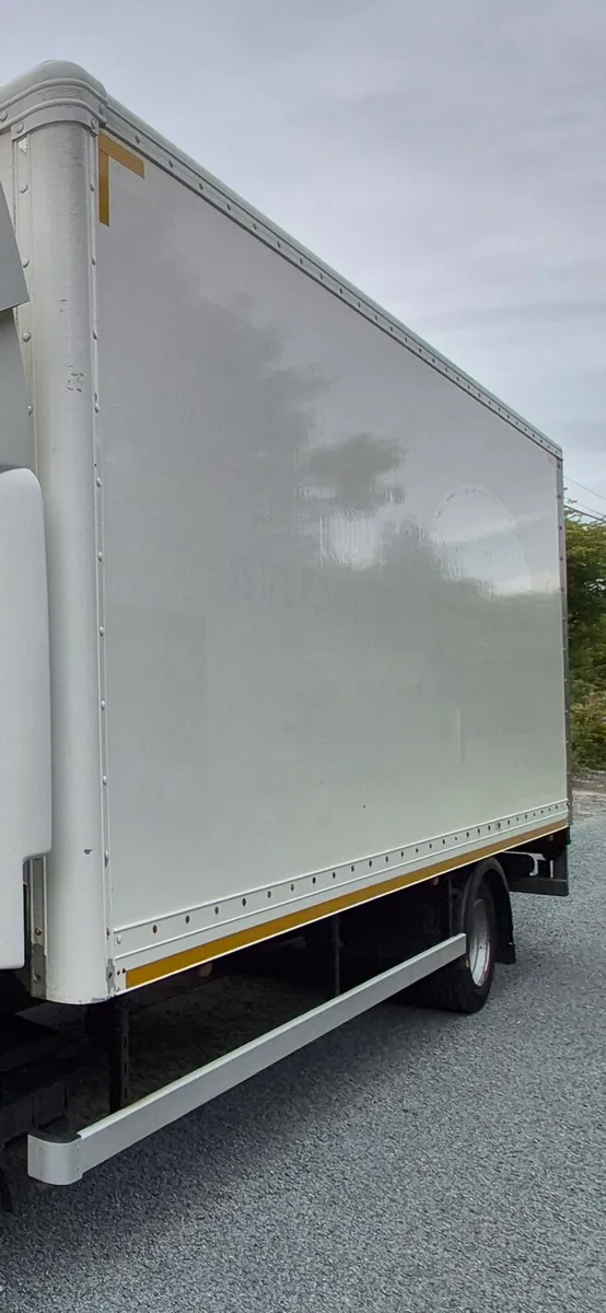 Box Body with PALFINGER lift ONLY - Image 1