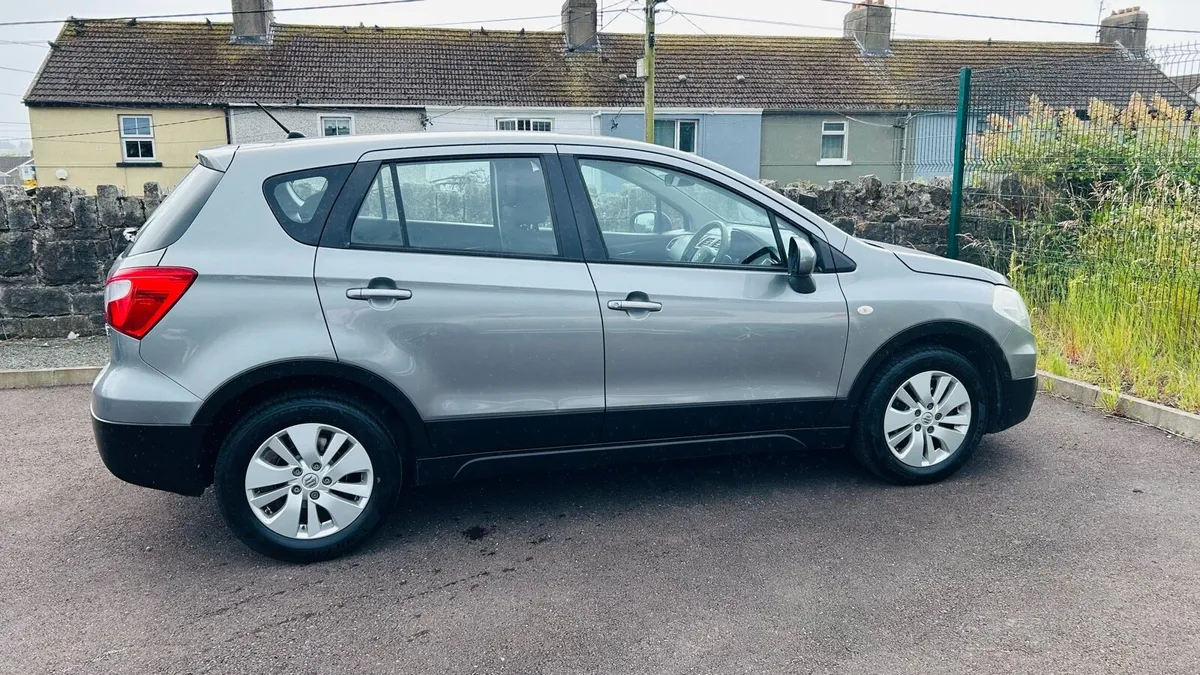 LONG NCT + TAX LOW MILEAGE PETROL SX-4 CROSS - Image 3