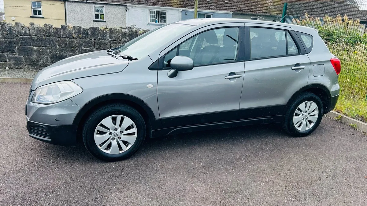 LONG NCT + TAX LOW MILEAGE PETROL SX-4 CROSS - Image 4