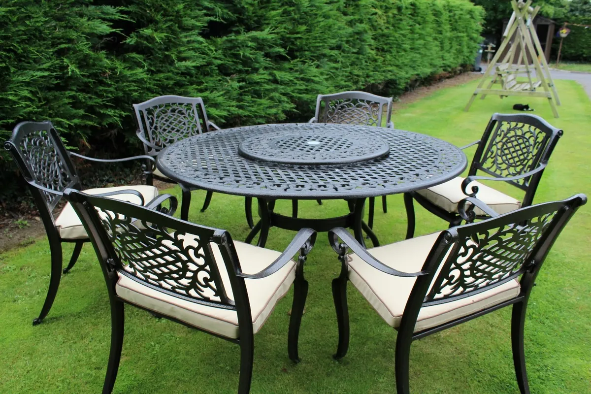 Garden furniture - Image 1