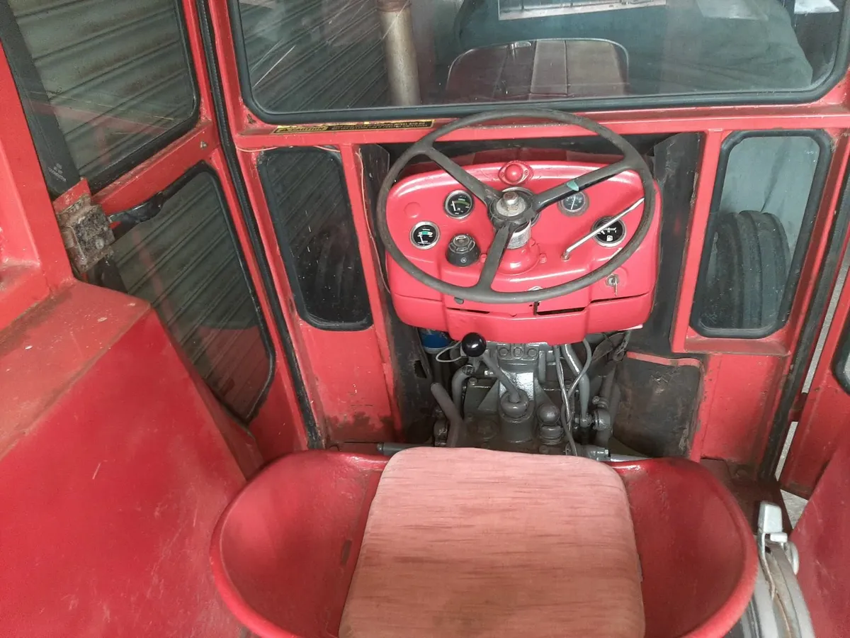 Massey Ferguson 135 1968 - Image 4
