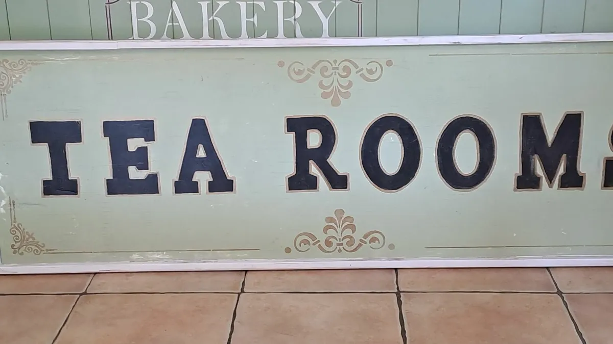 Large vintage style wooden tea rooms sign - Image 3