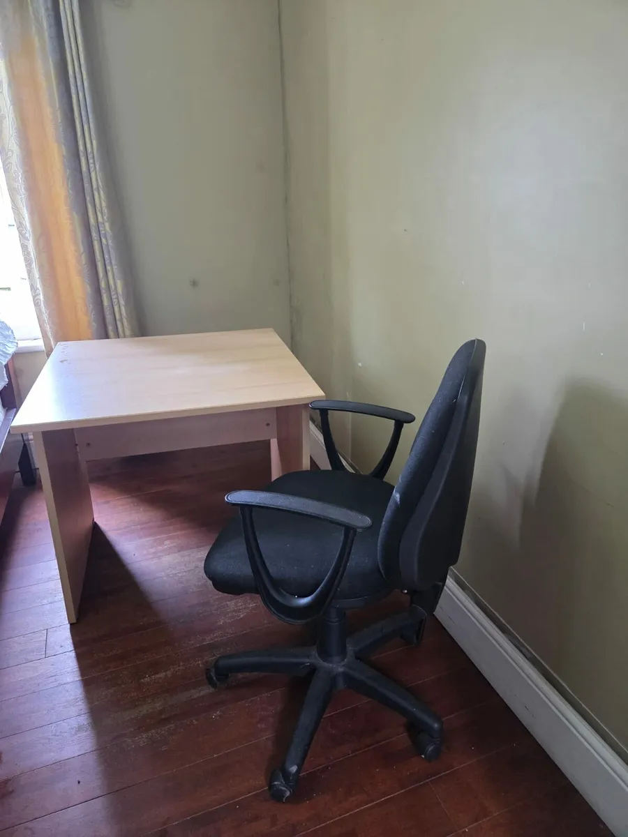 Office desk & chair