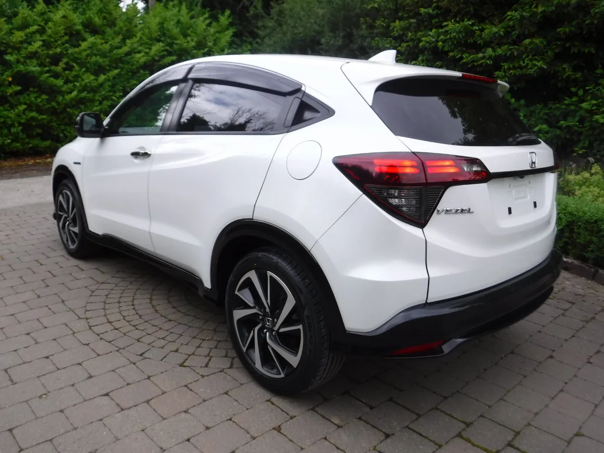 HONDA VEZEL 1.5 AUTO HYBRID RS-LTD ANDROID+CARPLAY - Image 4
