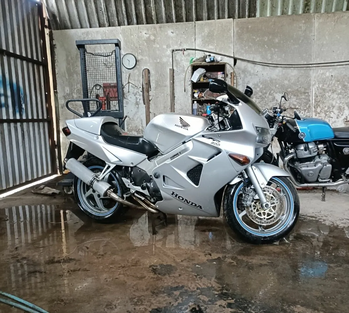 Honda VFR800FI