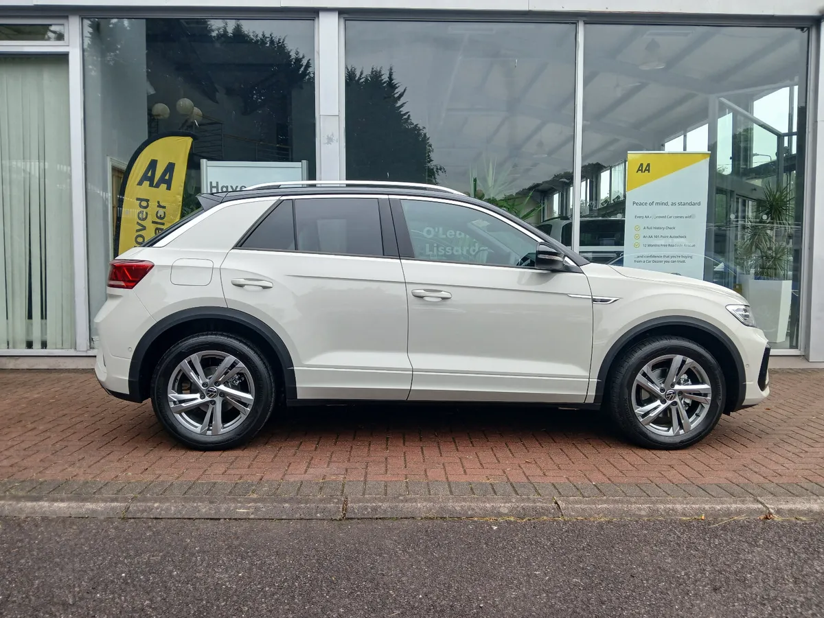 2025 T-Roc 1.0 Tsi R-Line, Ascot Grey, Black Roof. - Image 3