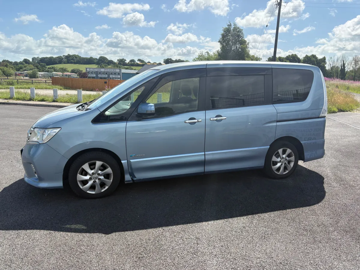 132Nissan Serena 2013 8 seats - Image 2