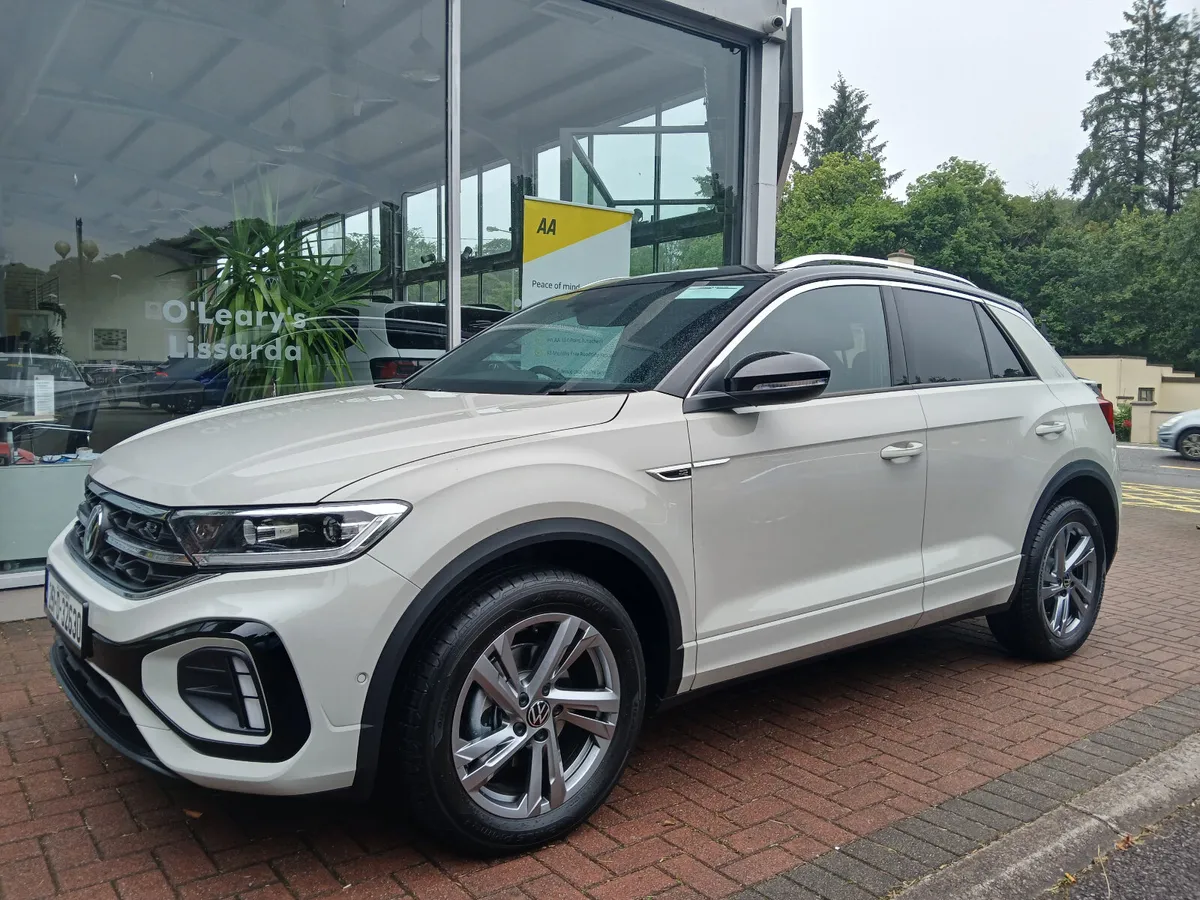 2025 T-Roc 1.0 Tsi R-Line, Ascot Grey, Black Roof. - Image 2