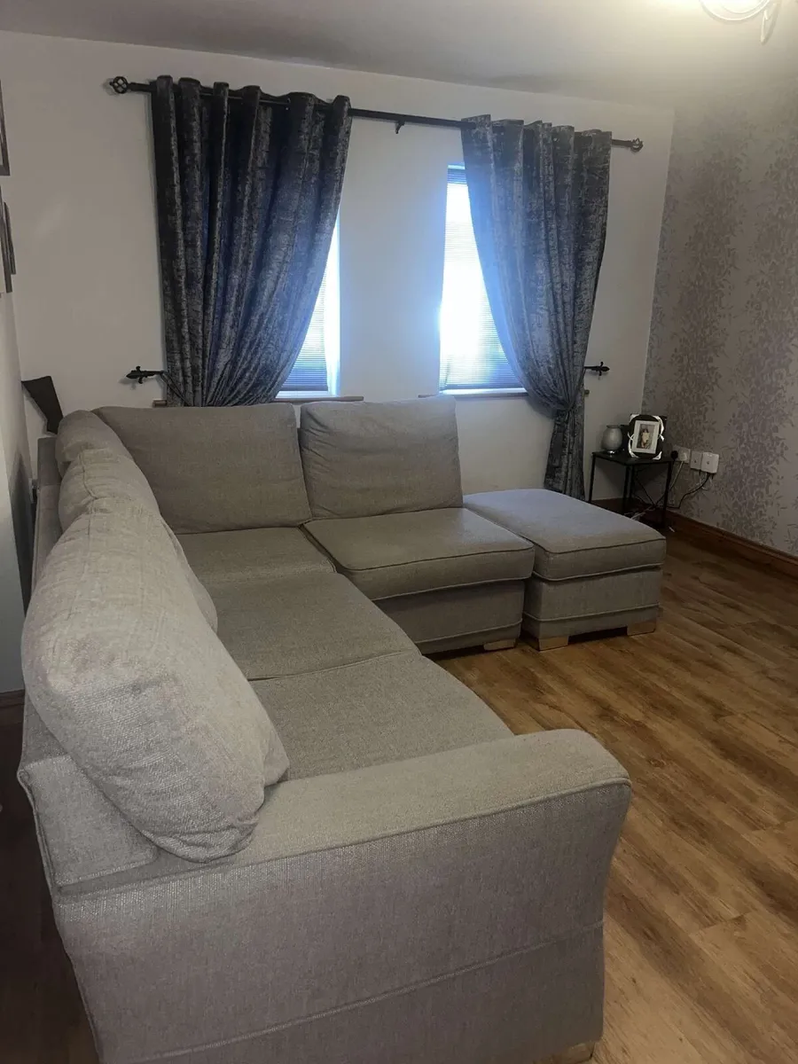 Couch - Image 2