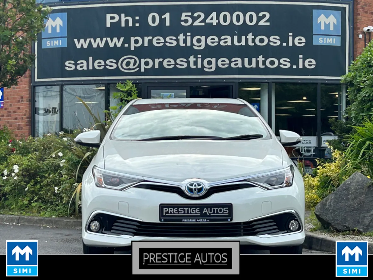 Toyota Auris 1.8 PETROL HYBRID AUTO LEATHER PACK * - Image 2