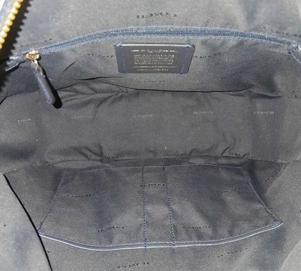 Coach Turnlock Hobo - Model 24771 - Excellent Pre-loved Condition - Image 4