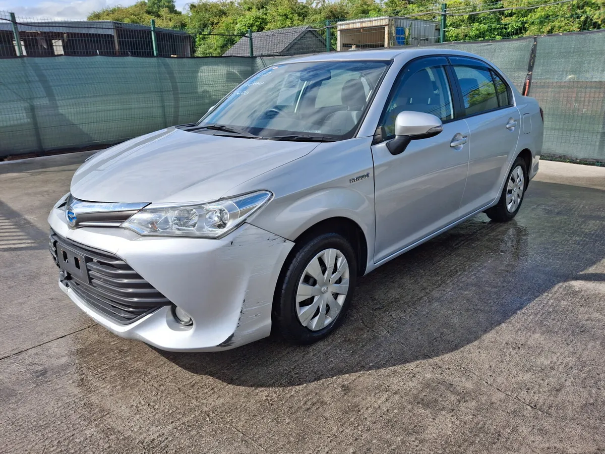 162 Toyota Corolla Fielder 1.5 Hybrid - Image 2