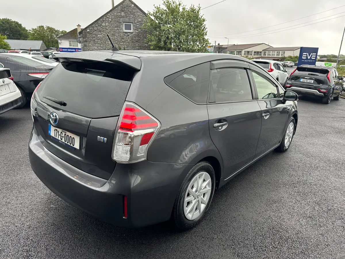 7 seats - Low Mileage- Hybrid Self Charging - Image 3