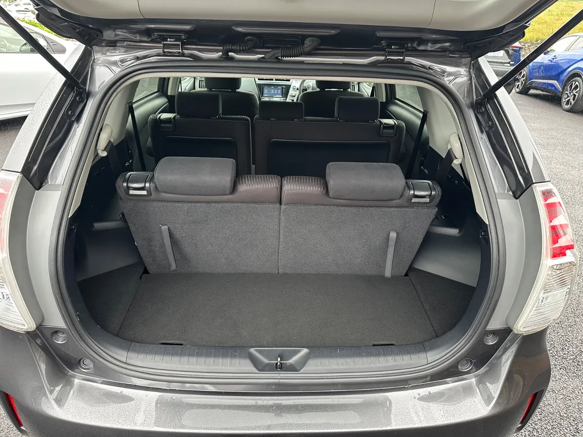 7 seats - Low Mileage- Hybrid Self Charging - Image 4