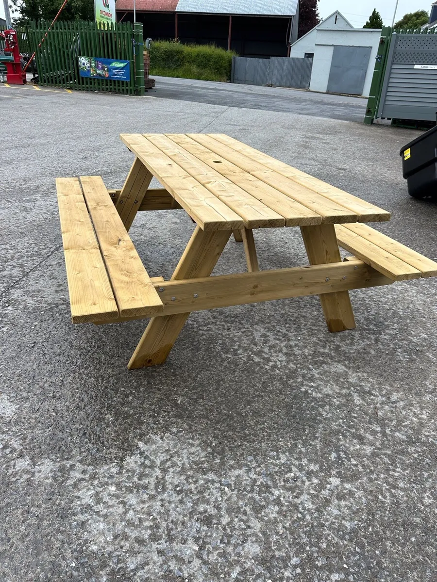Woodford timber picnic bench - Image 2