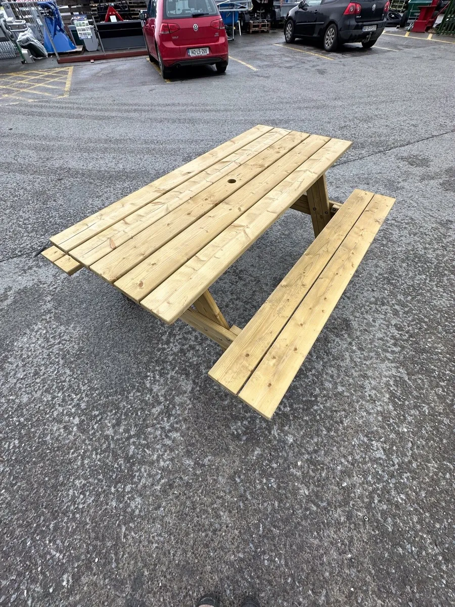 Woodford timber picnic bench - Image 4