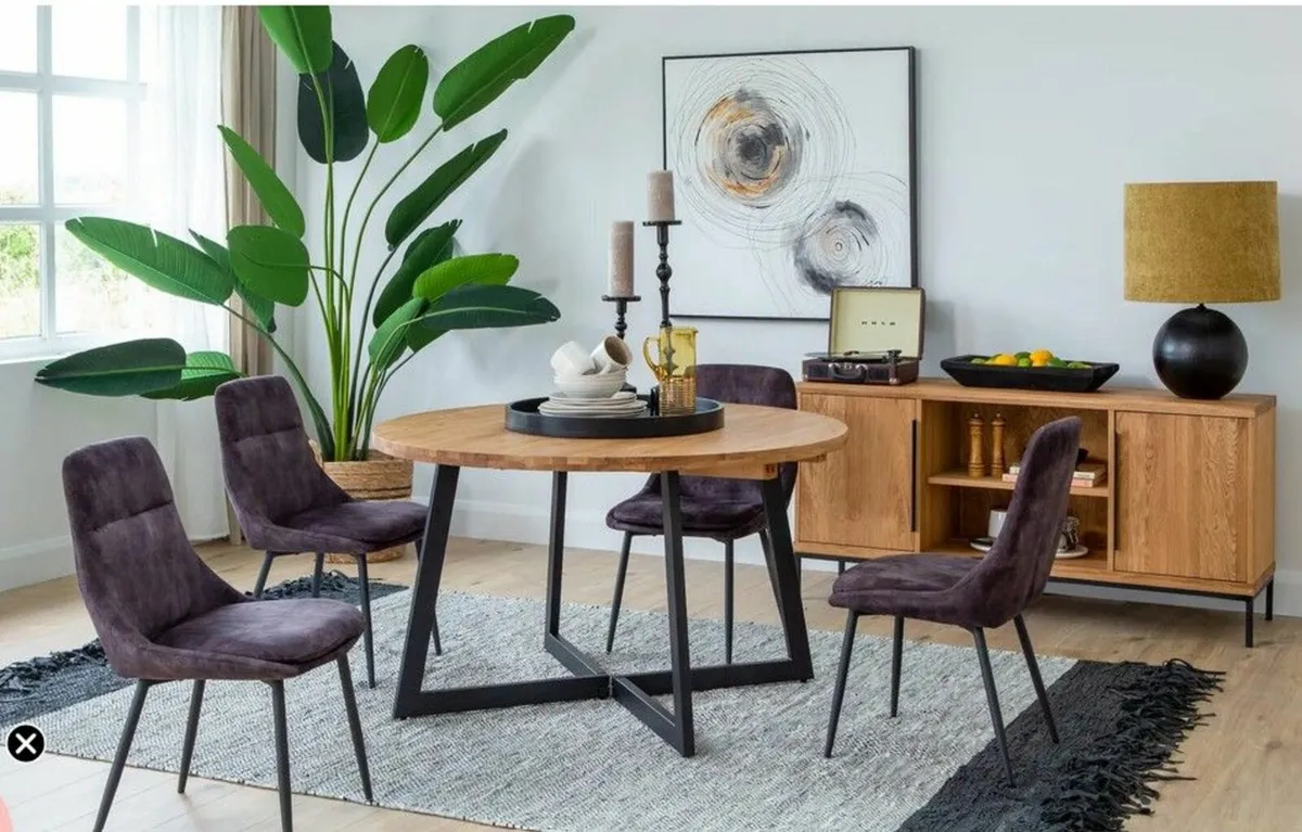 Oak Extendable Oval Dining Table - Image 3