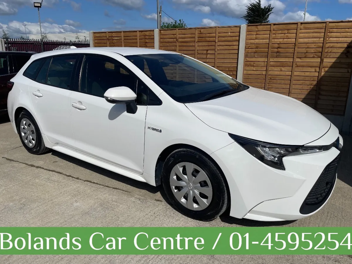 211 Toyota Corolla Hybrid 1.8 Automatic 5dr Tourer - Image 1
