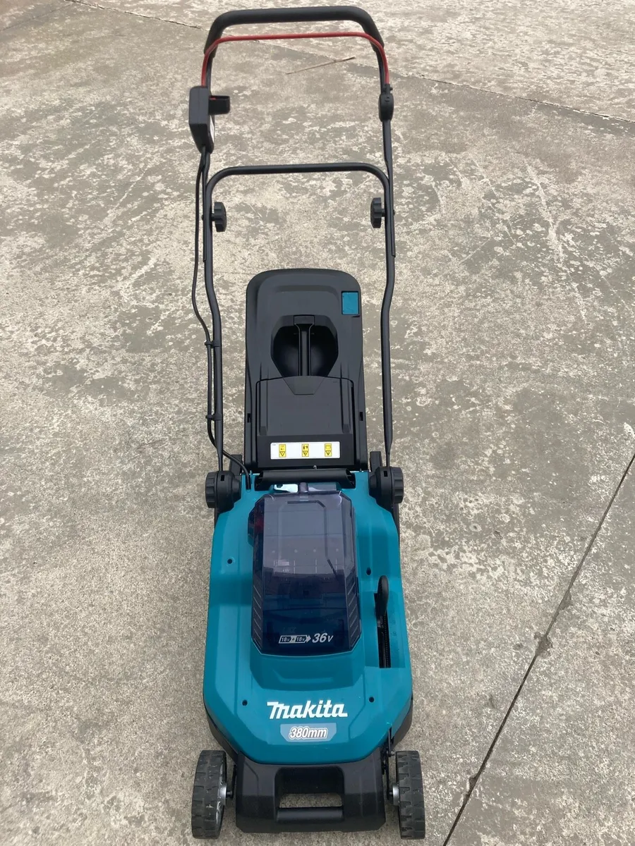 Makita Battery lawnmower - Image 1