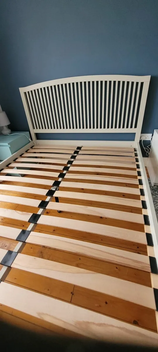King size bed - Image 2