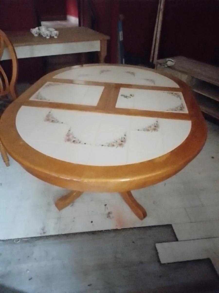 Kitchen table and 4 chairs - Image 3