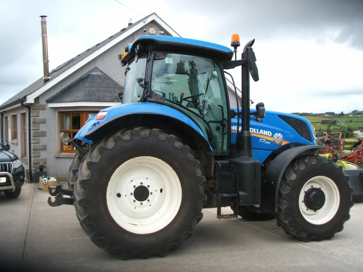 2018 New Holland T7 210 PC - Image 4