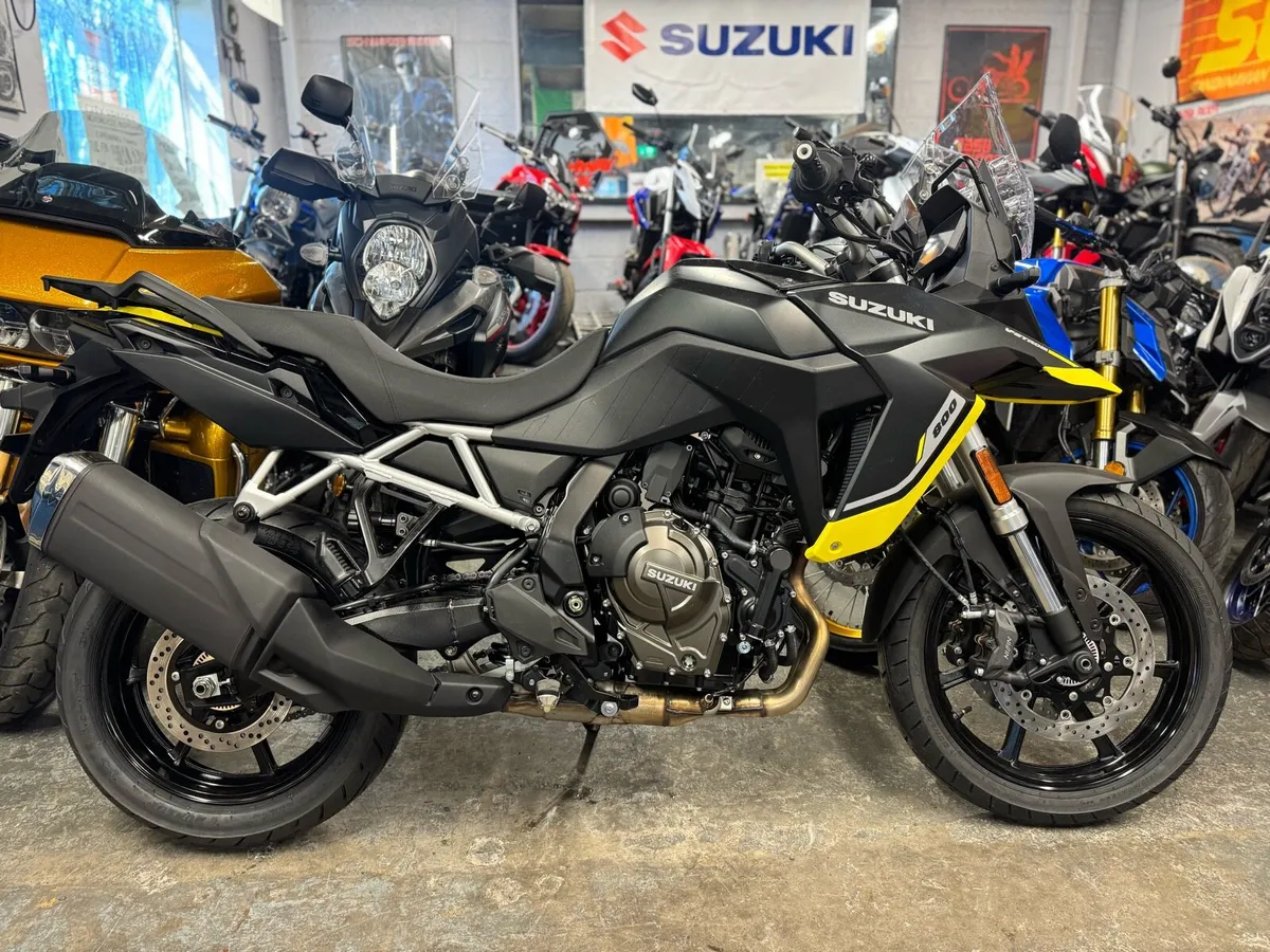 252 Deal Suzuki DL 800 RE!! - Image 1
