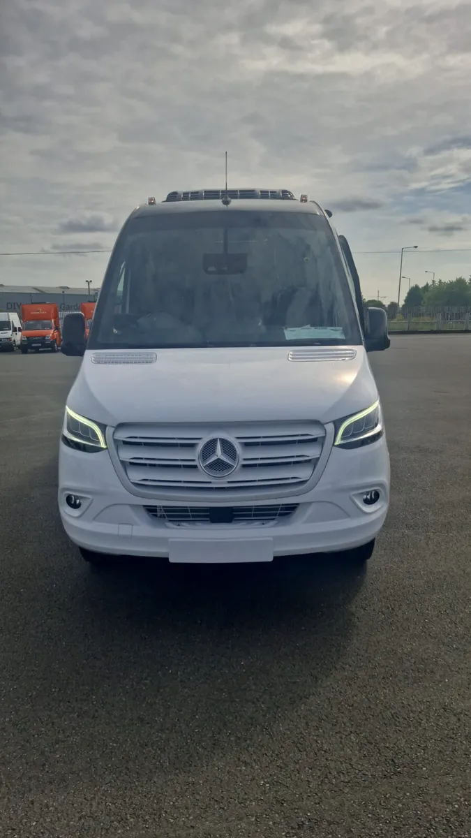 Brand new minibus Mercedes Sprinter 519 - Image 2
