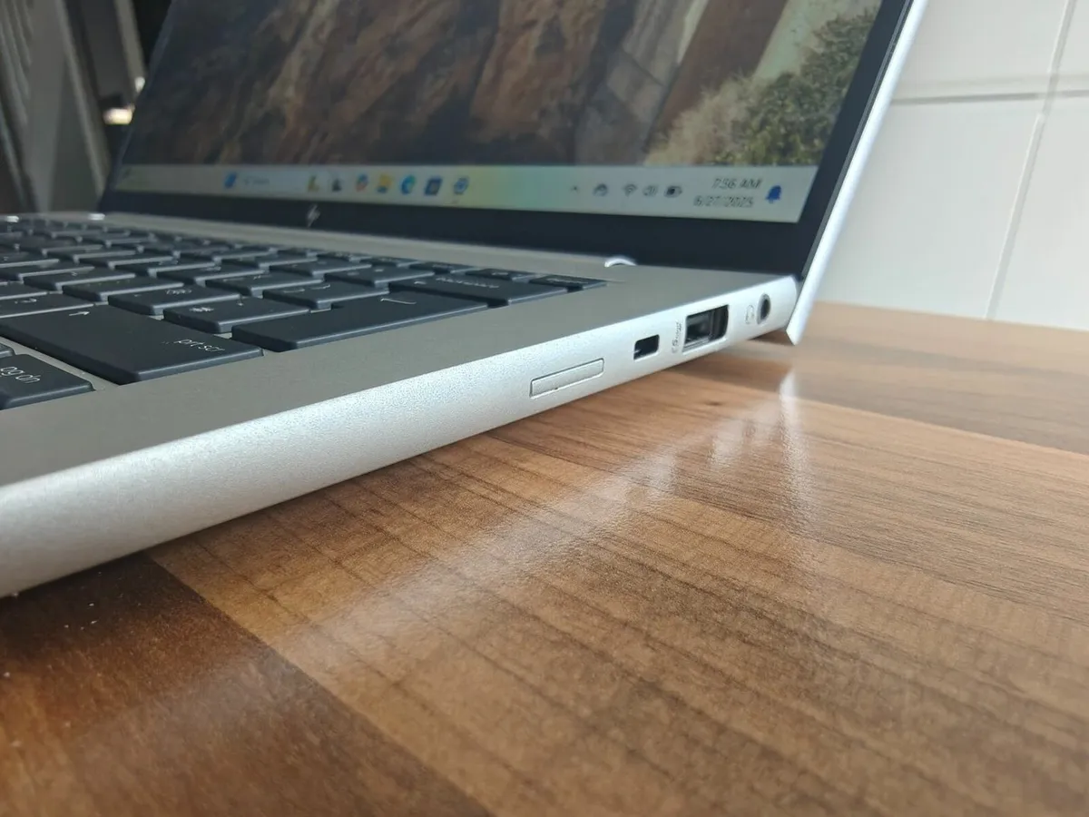 HP Elitebook 840 G11 | Intel Ultra 7 | 16GB | 512G - Image 4