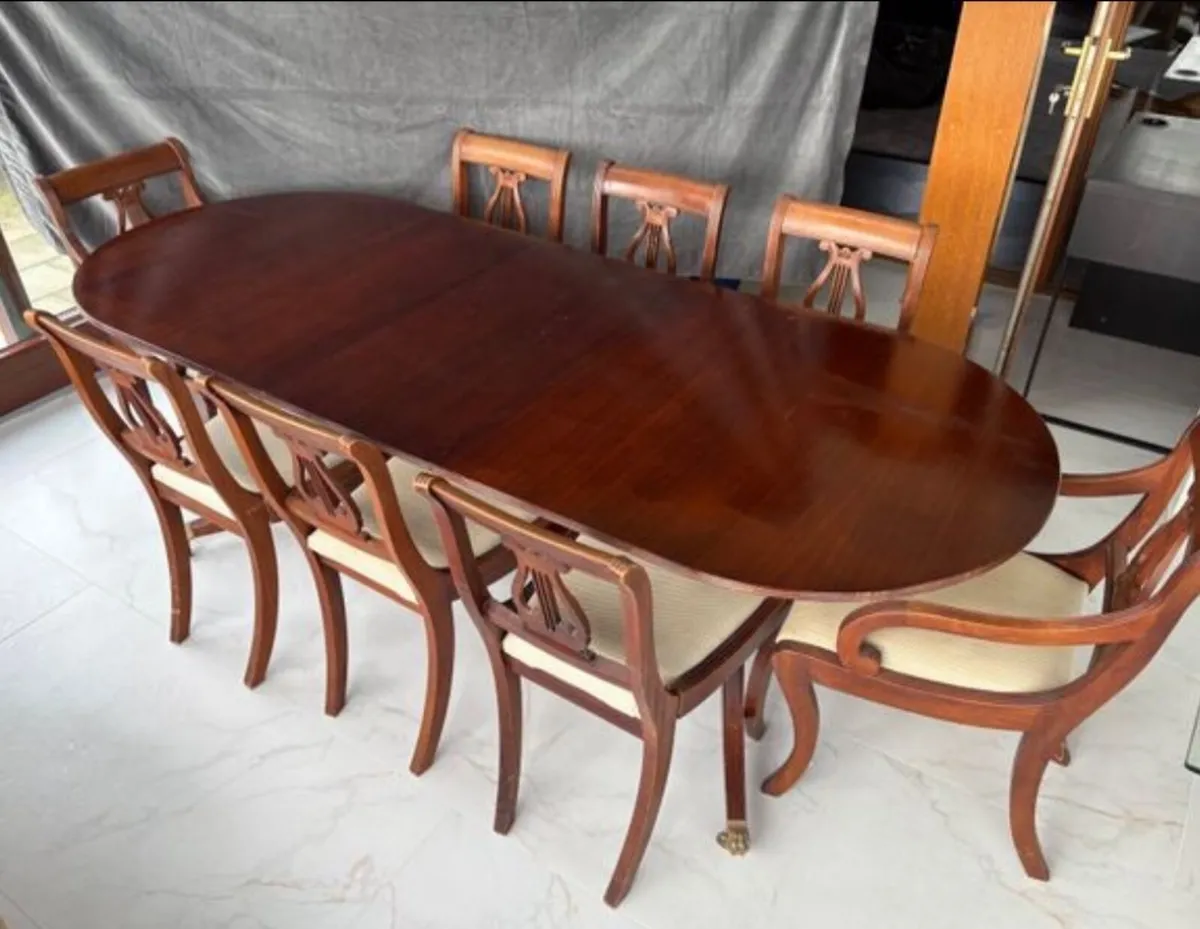 Mahogany Extendable Dining Set (incl. 8 chairs) - Image 1