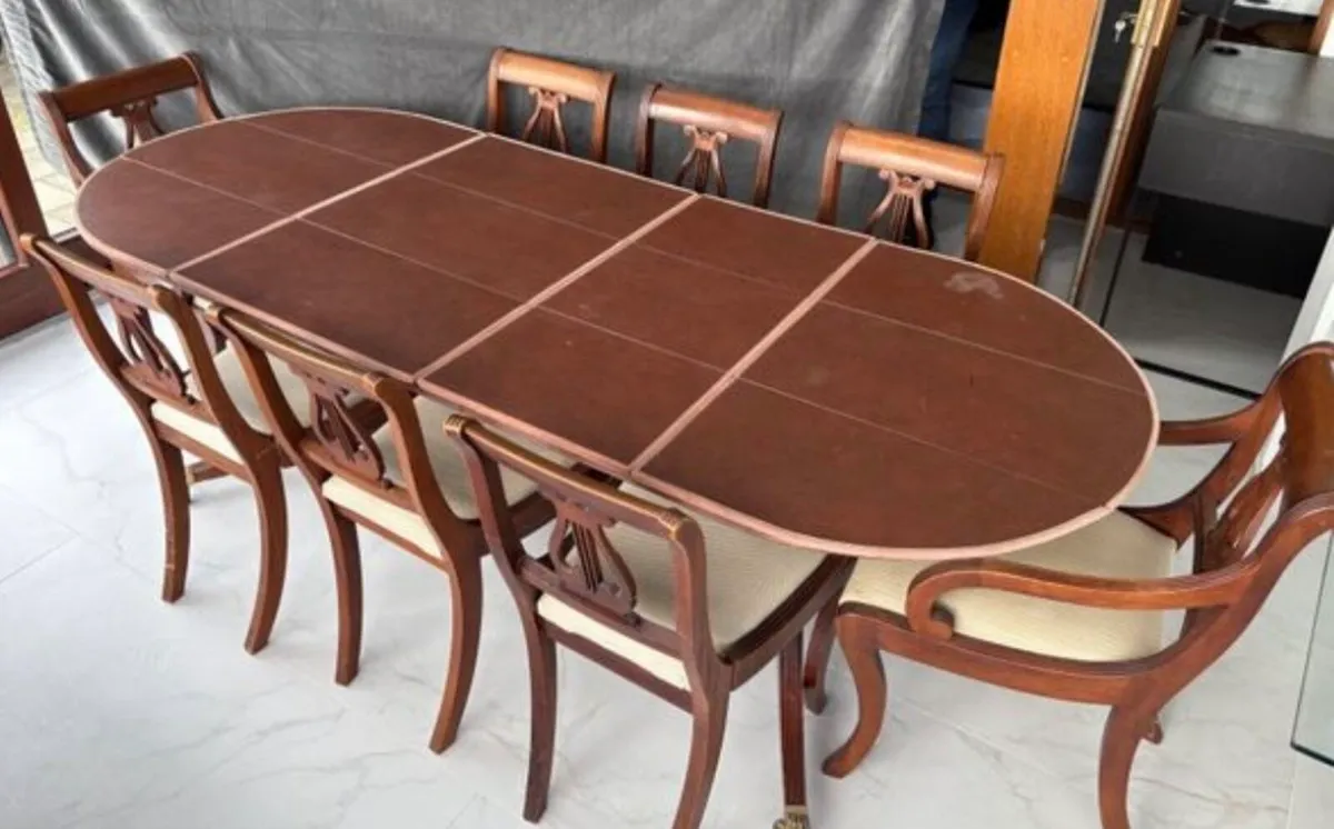 Mahogany Extendable Dining Set (incl. 8 chairs) - Image 4