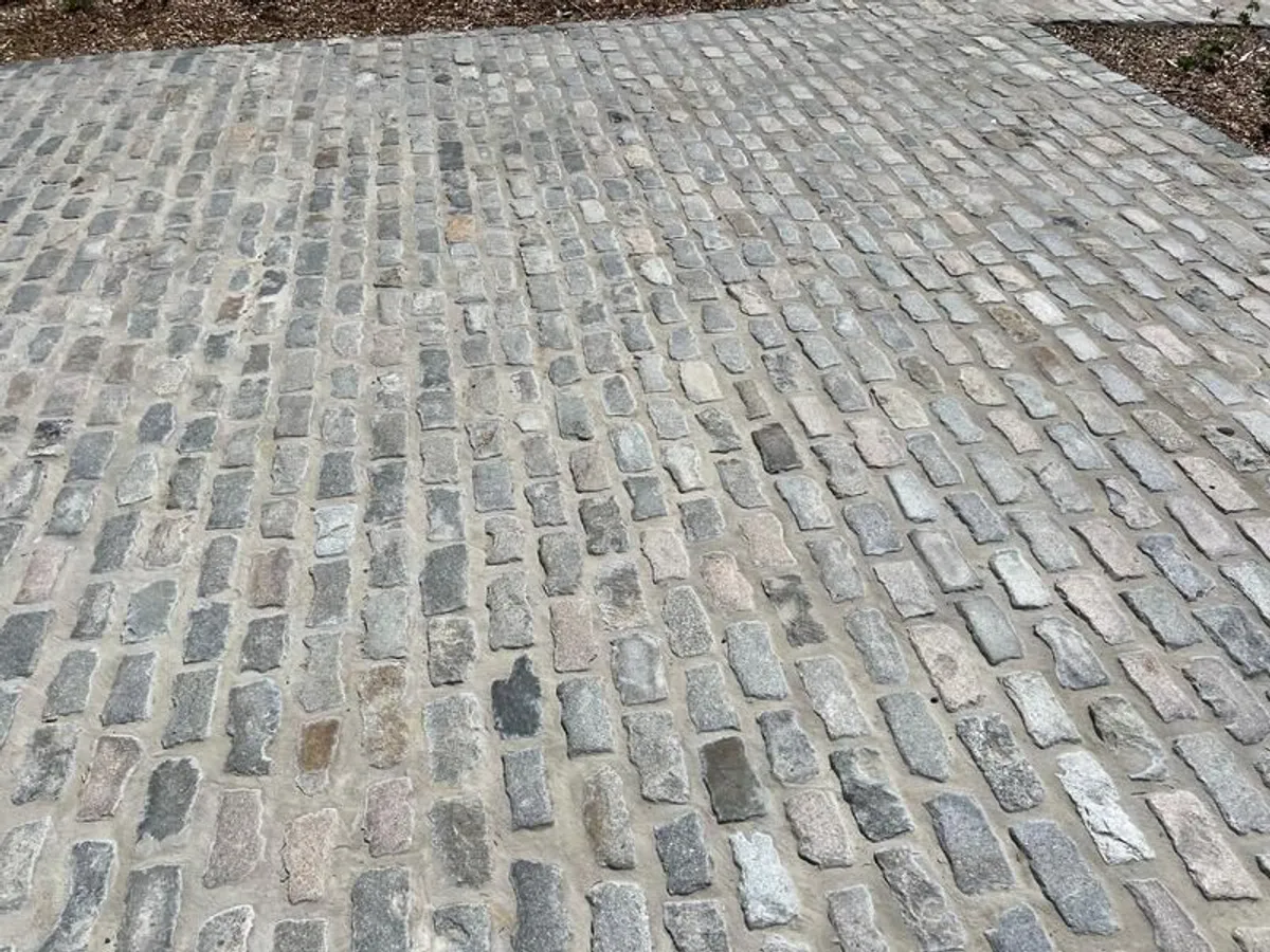 Cobbles - Image 1