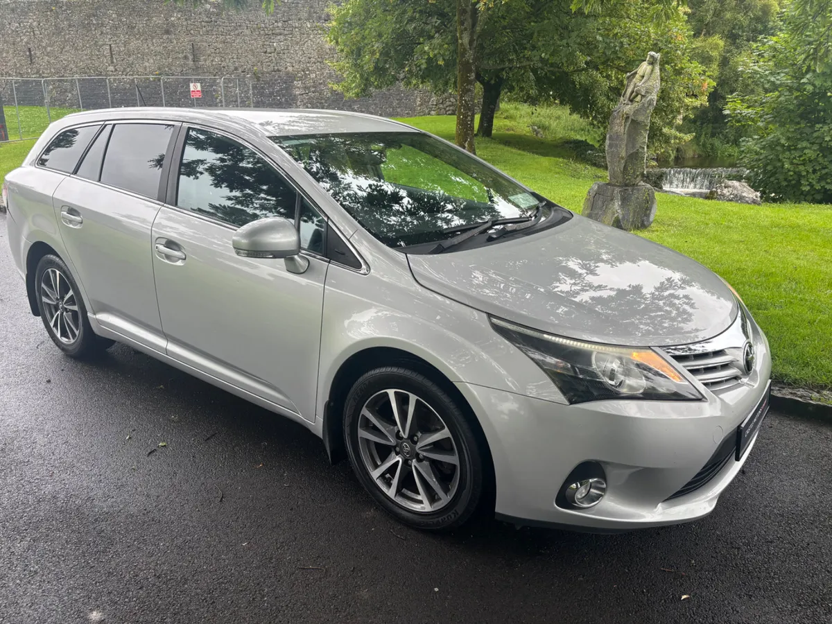 Toyota Avensis Sol Estate Diesel - Image 1
