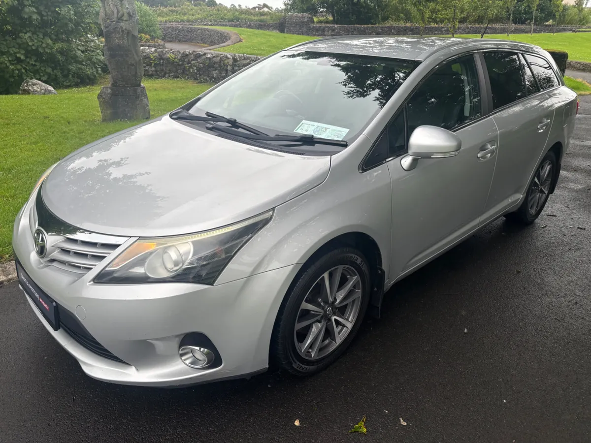 Toyota Avensis Sol Estate Diesel - Image 3