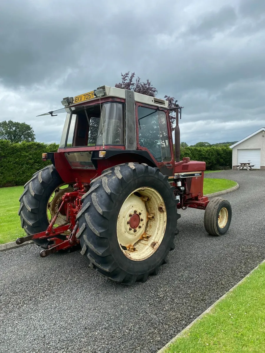 International 956XL - Image 4