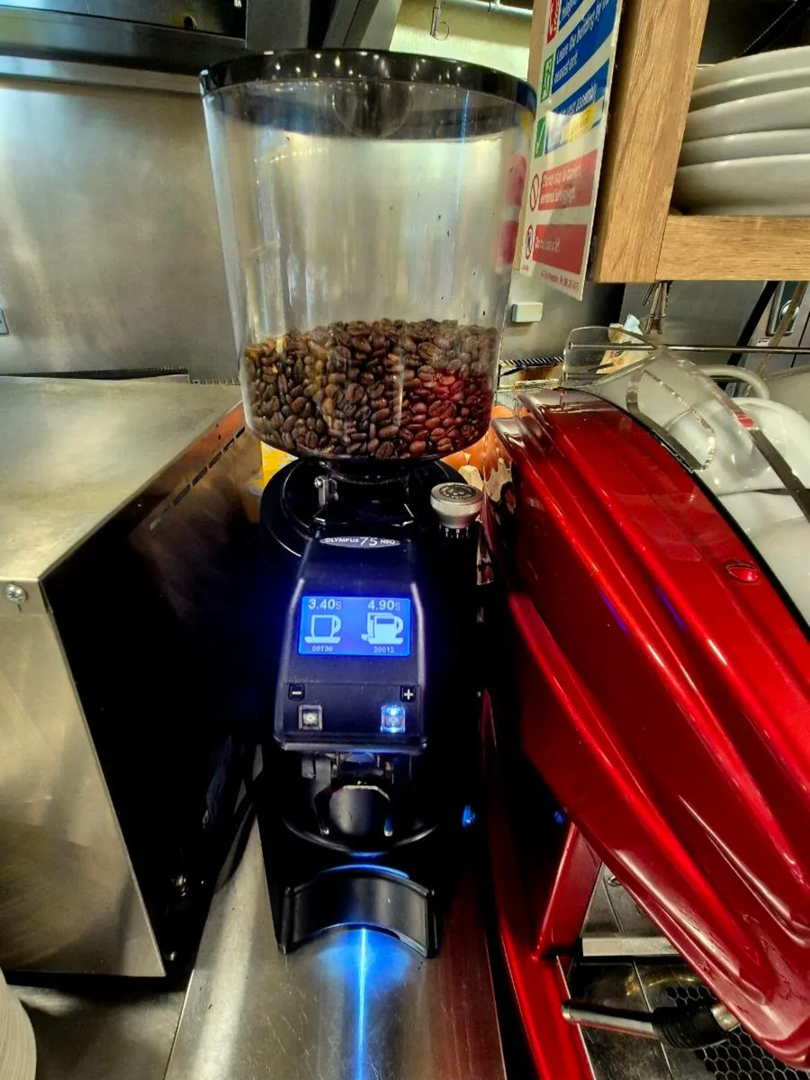 Coffe machine And Grinder - Image 1