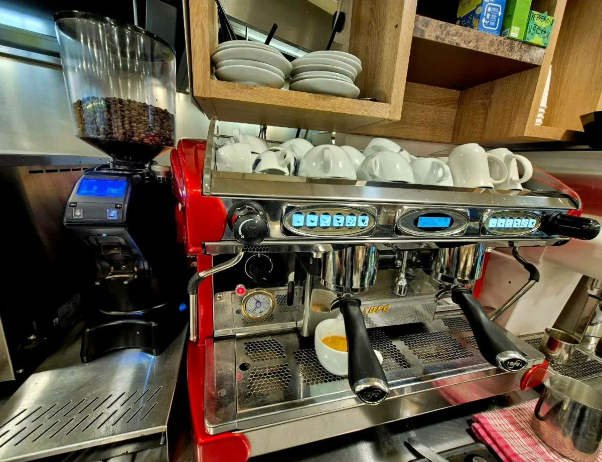 Coffe machine And Grinder - Image 4