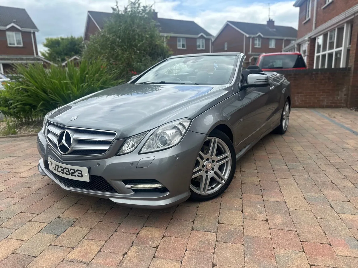 Mercedes E350 V6 convertible - Image 2