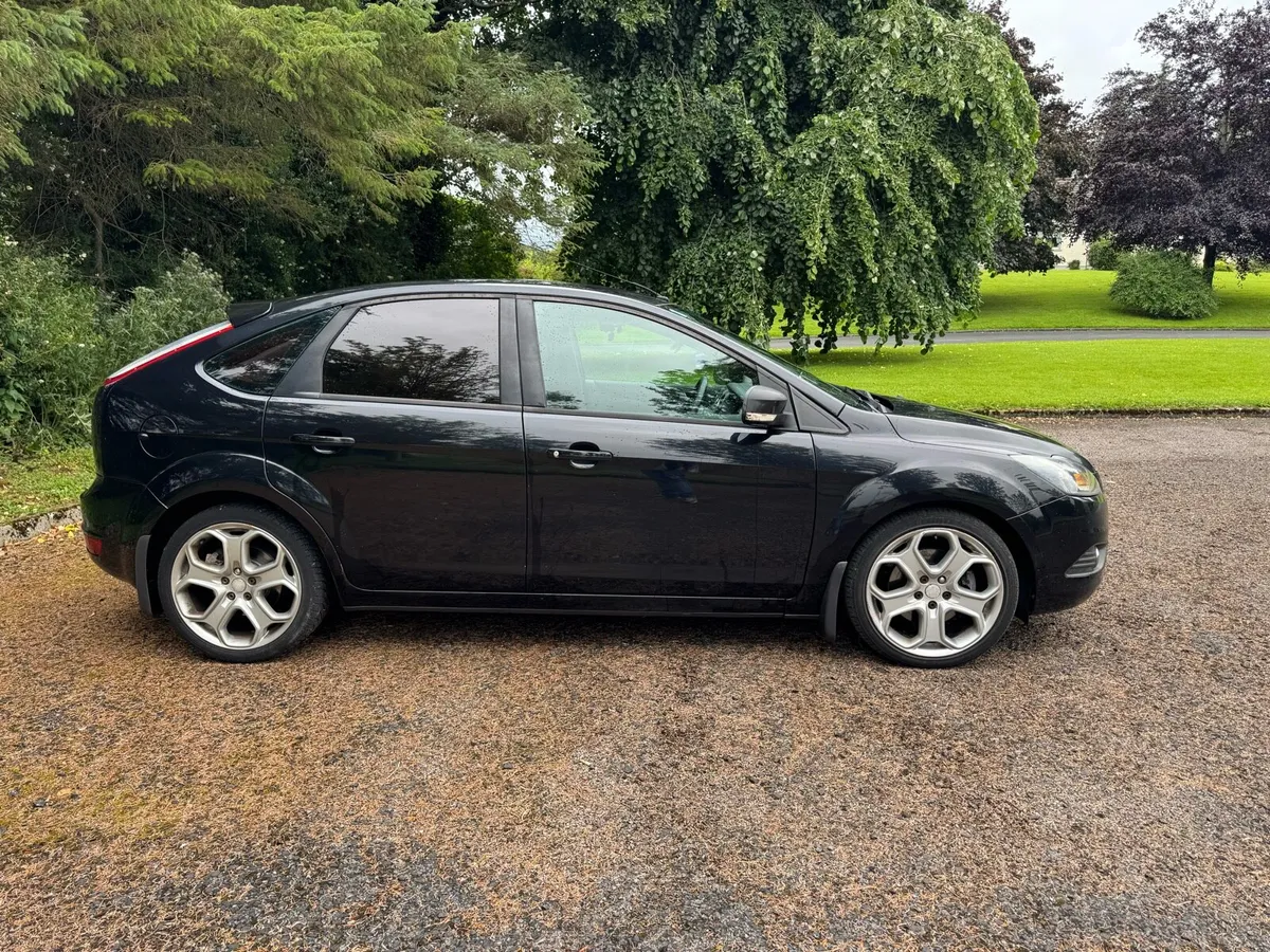 2009 ford focus - Image 4
