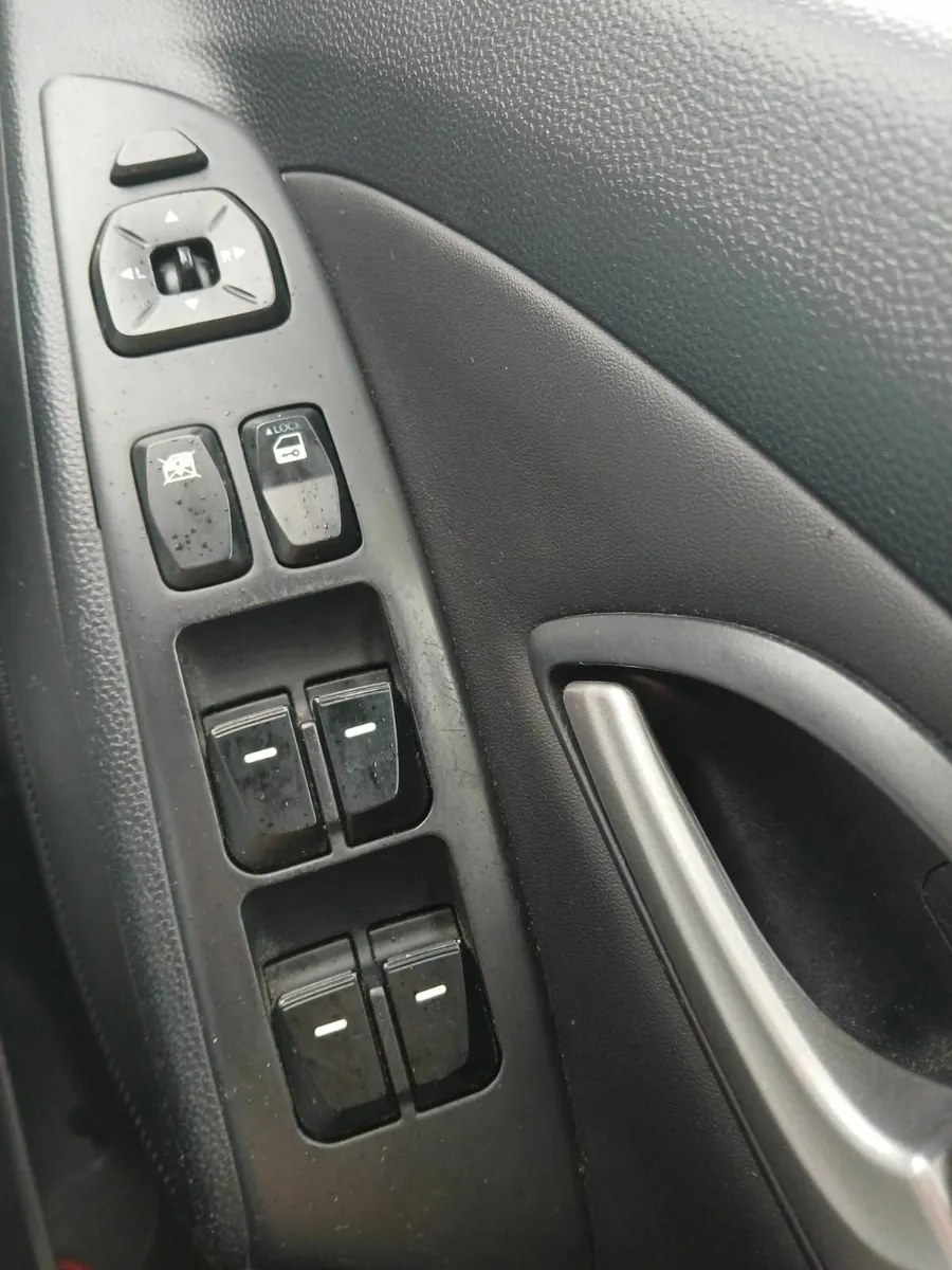 Hyundai ix35 2012 - Image 2