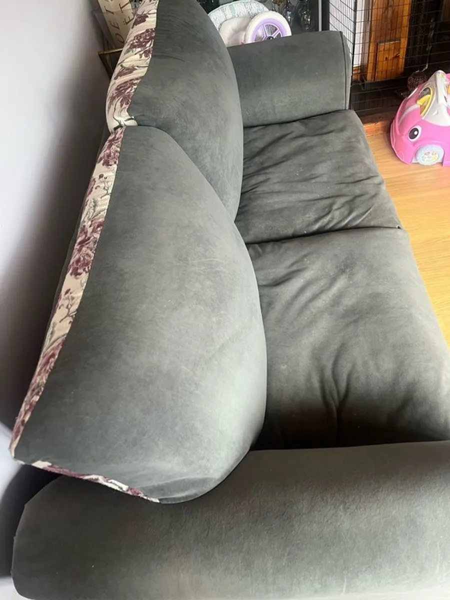 sofa - Image 3