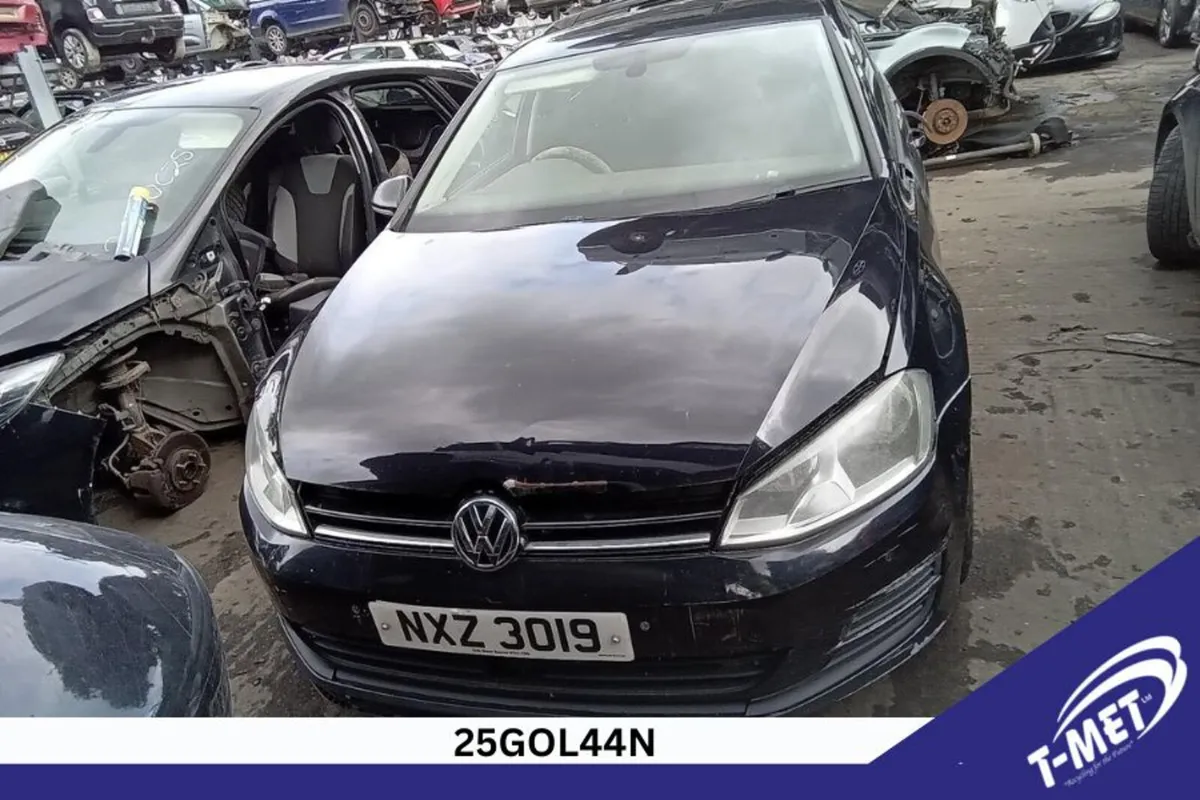 2014 VOLKSWAGEN GOLF BREAKING FOR PARTS - Image 2
