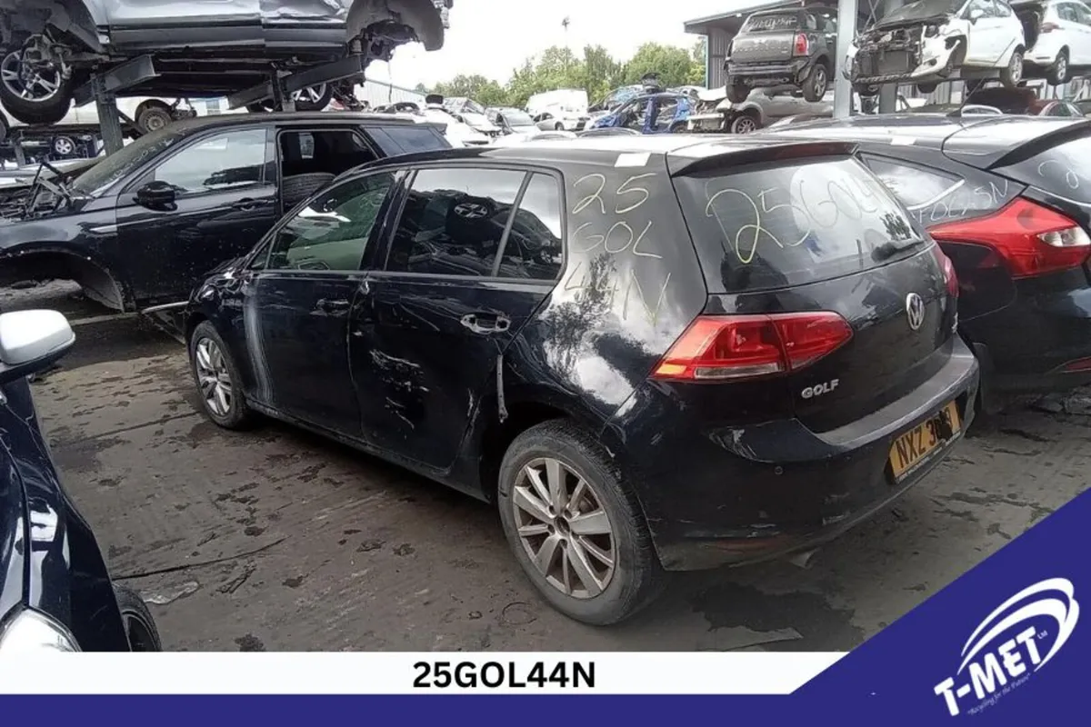 2014 VOLKSWAGEN GOLF BREAKING FOR PARTS - Image 4
