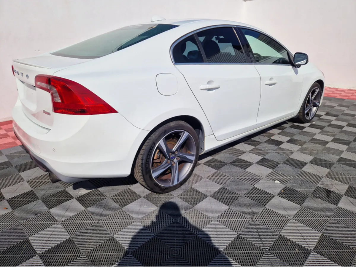 Volvo S60 R-DESIGN T4 1.6 PETROL AUTOMATIC - Image 4