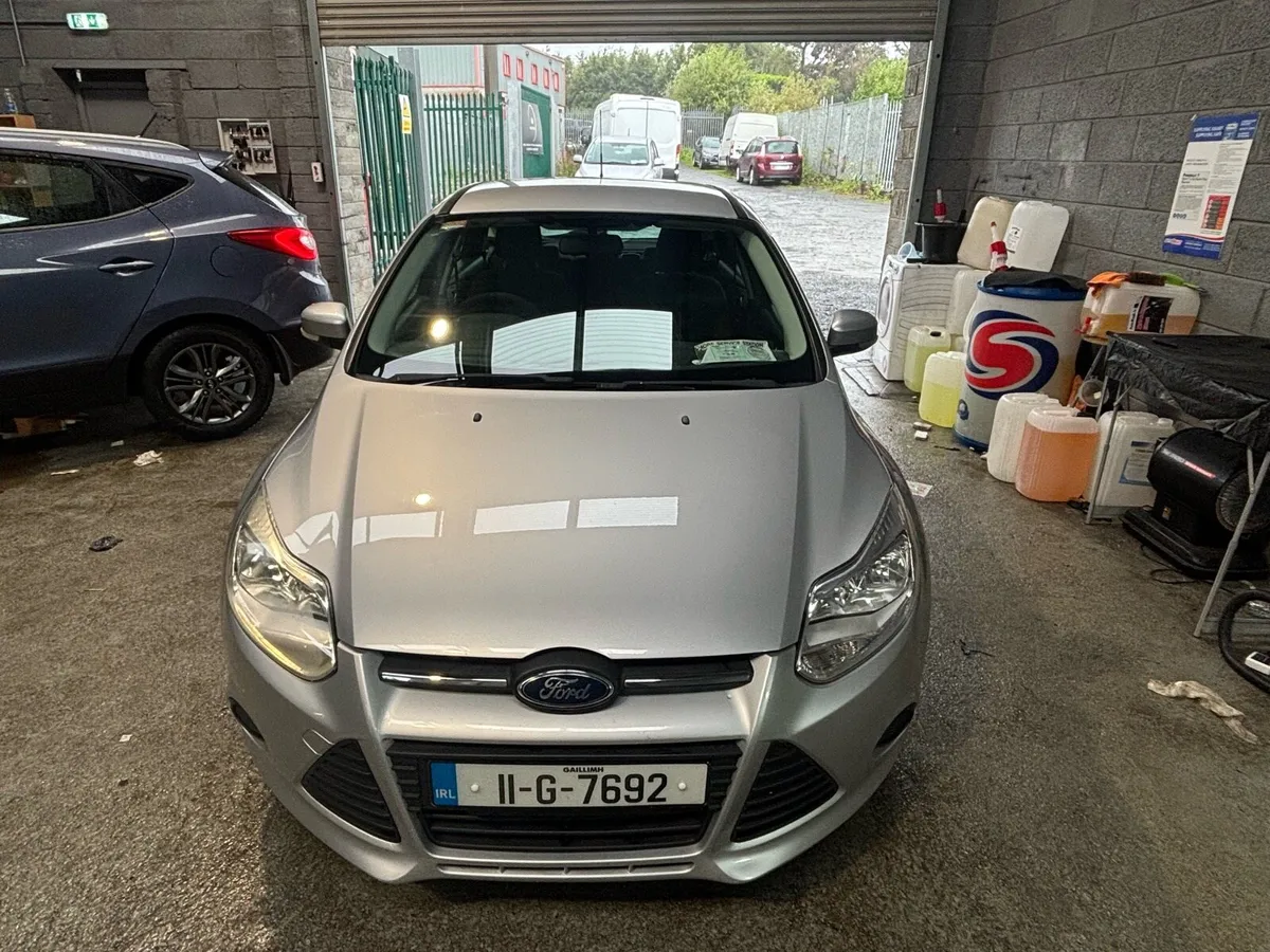 11 FOCUS PETROL LOW MILES - Image 2