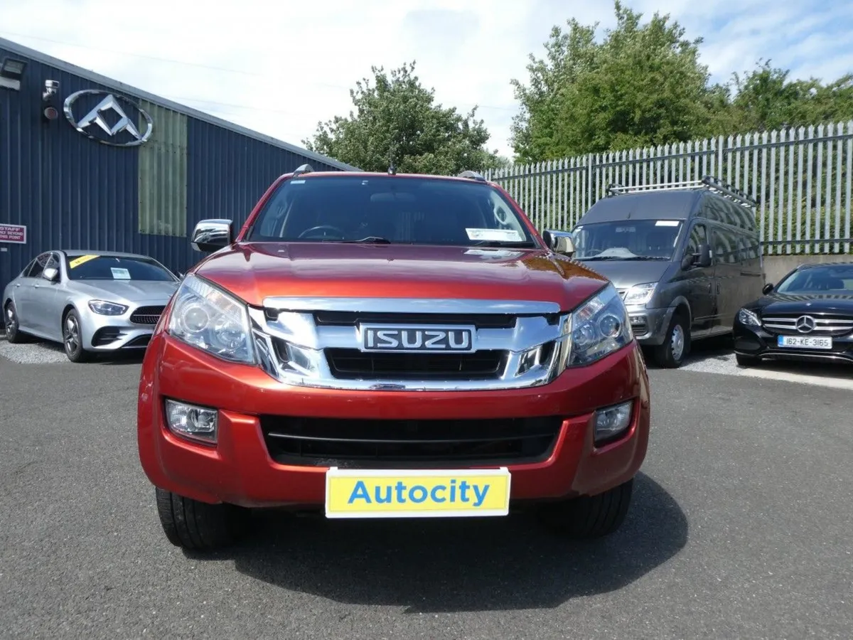 Isuzu D-Max 14mya 4DR Auto - Image 2