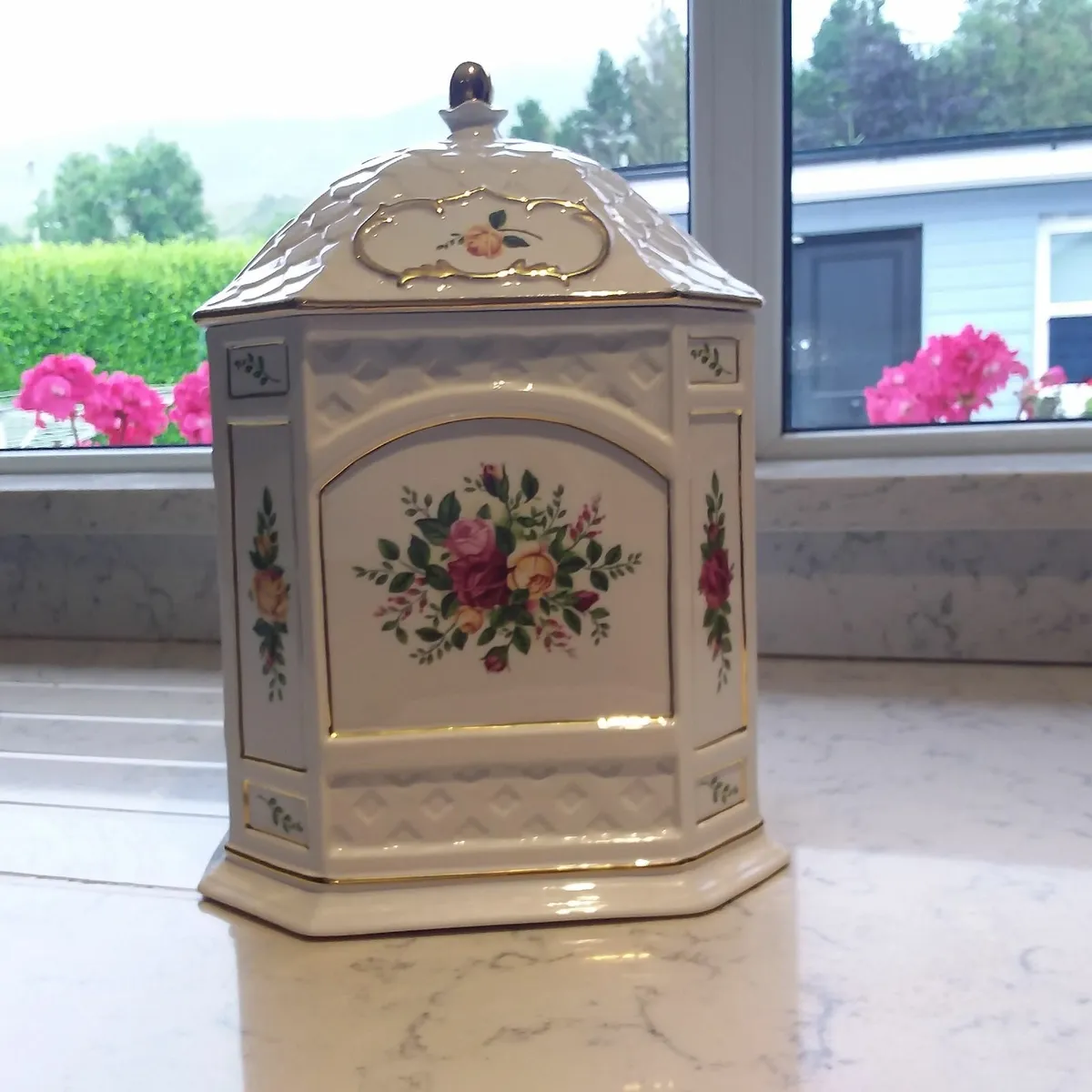 Royal Albert Old Country Roses Biscuit Jar - Image 1