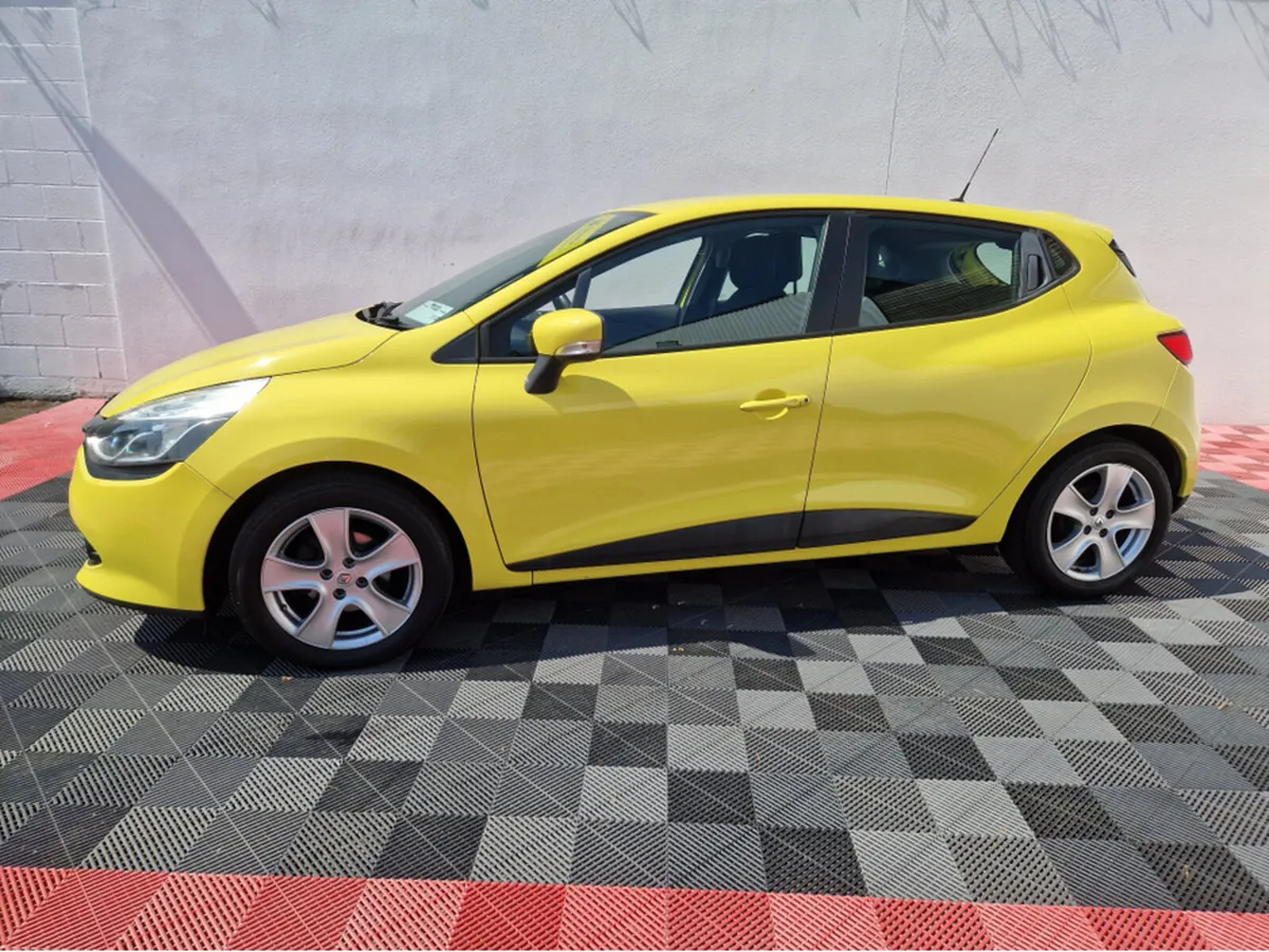 Renault Clio LUTICIA 5DR AUTO 1.2 AUTOMATIC - Image 3