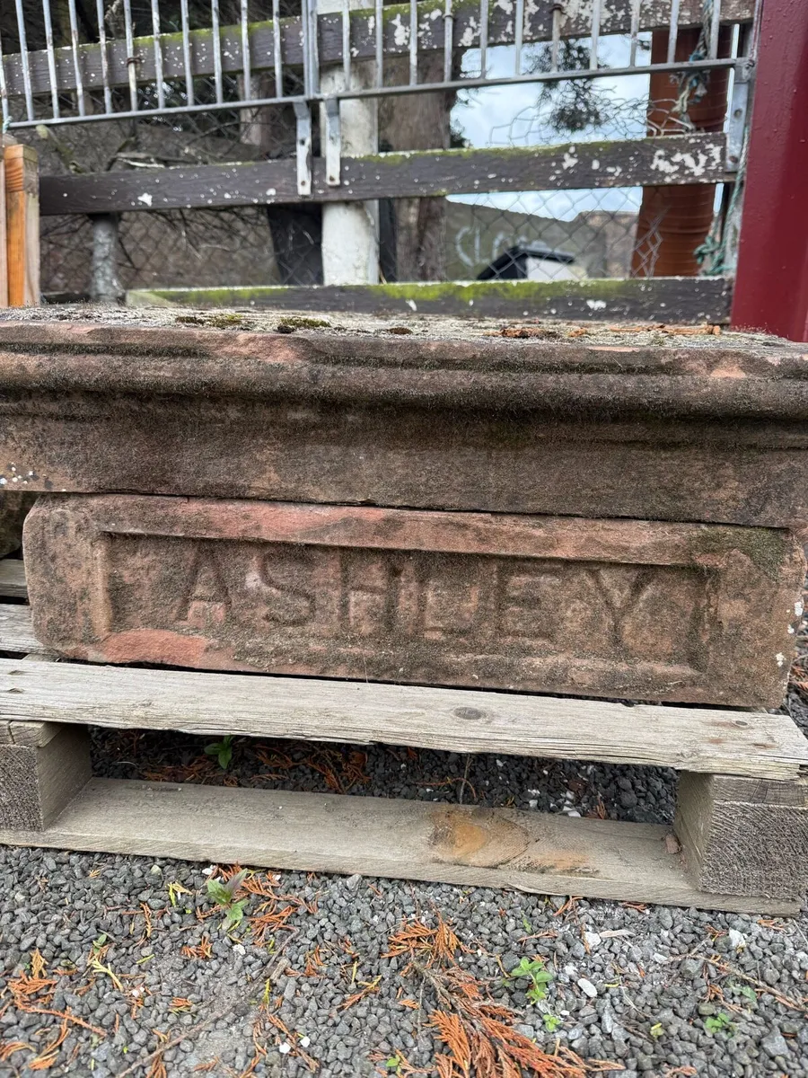 Reclaimed engraved red sandstone - Image 1