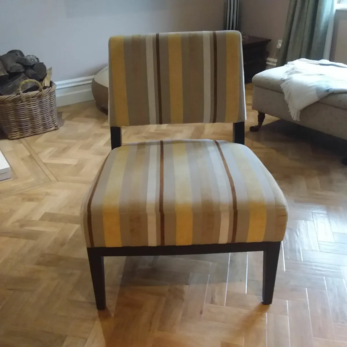 Modern Chair - Image 1